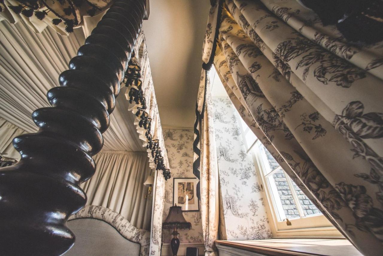 Jeakes House Bed & Breakfast Rye Luaran gambar The spiral staircase